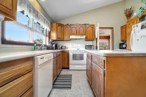 24 Pasture Drive Hudson NH 03051