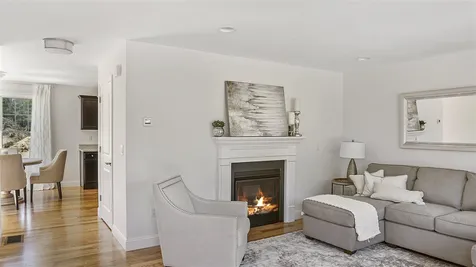 8 A Adams Way Amherst NH 03031