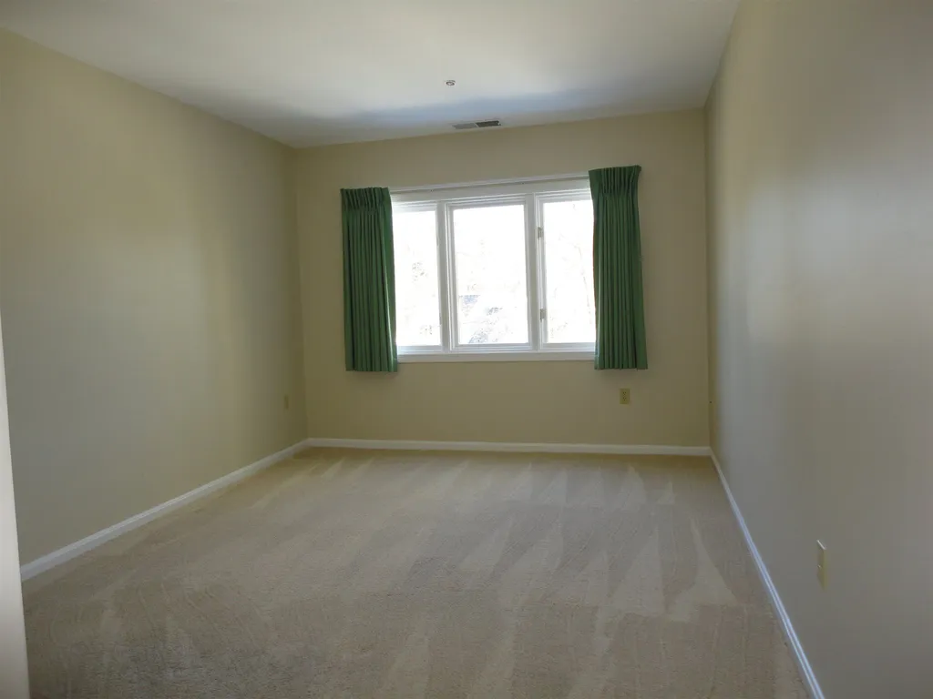 16 Ledgewood Hills Drive Nashua NH 03062