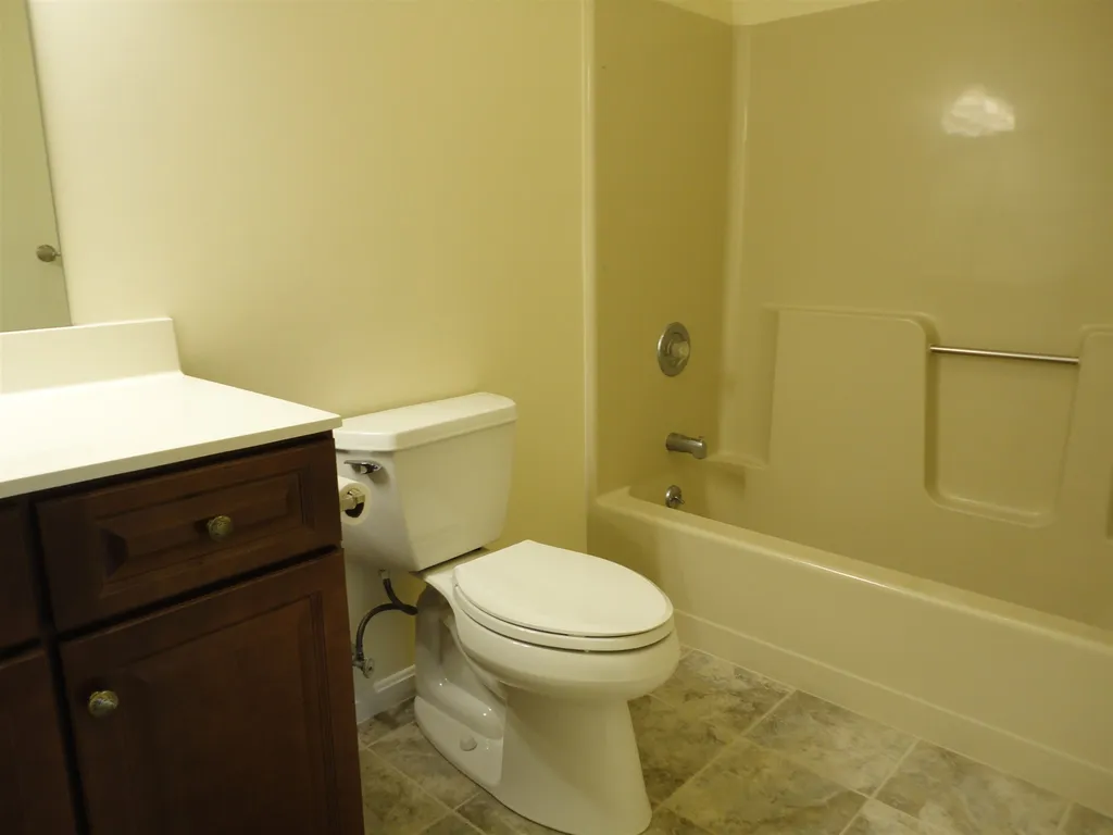 16 Ledgewood Hills Drive Nashua NH 03062