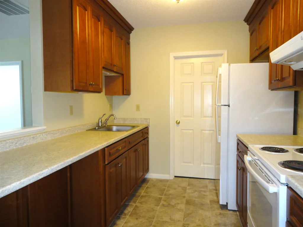 16 Ledgewood Hills Drive Nashua NH 03062