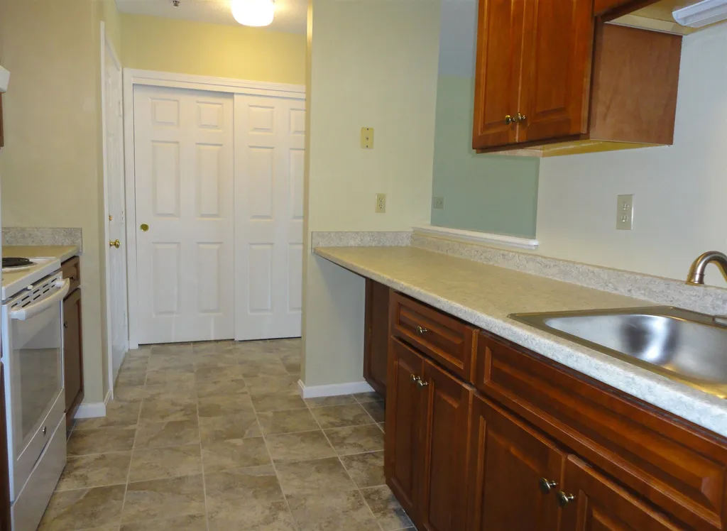 16 Ledgewood Hills Drive Nashua NH 03062