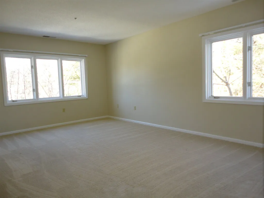16 Ledgewood Hills Drive Nashua NH 03062