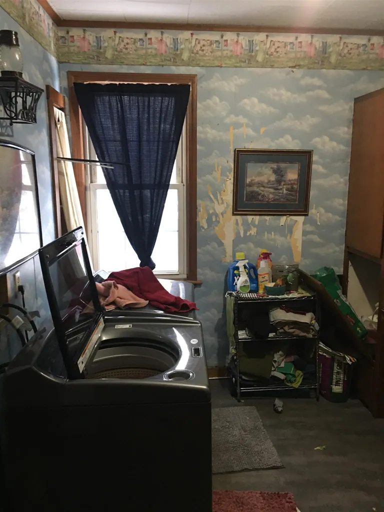 182 Pleasant Street Claremont NH 03743