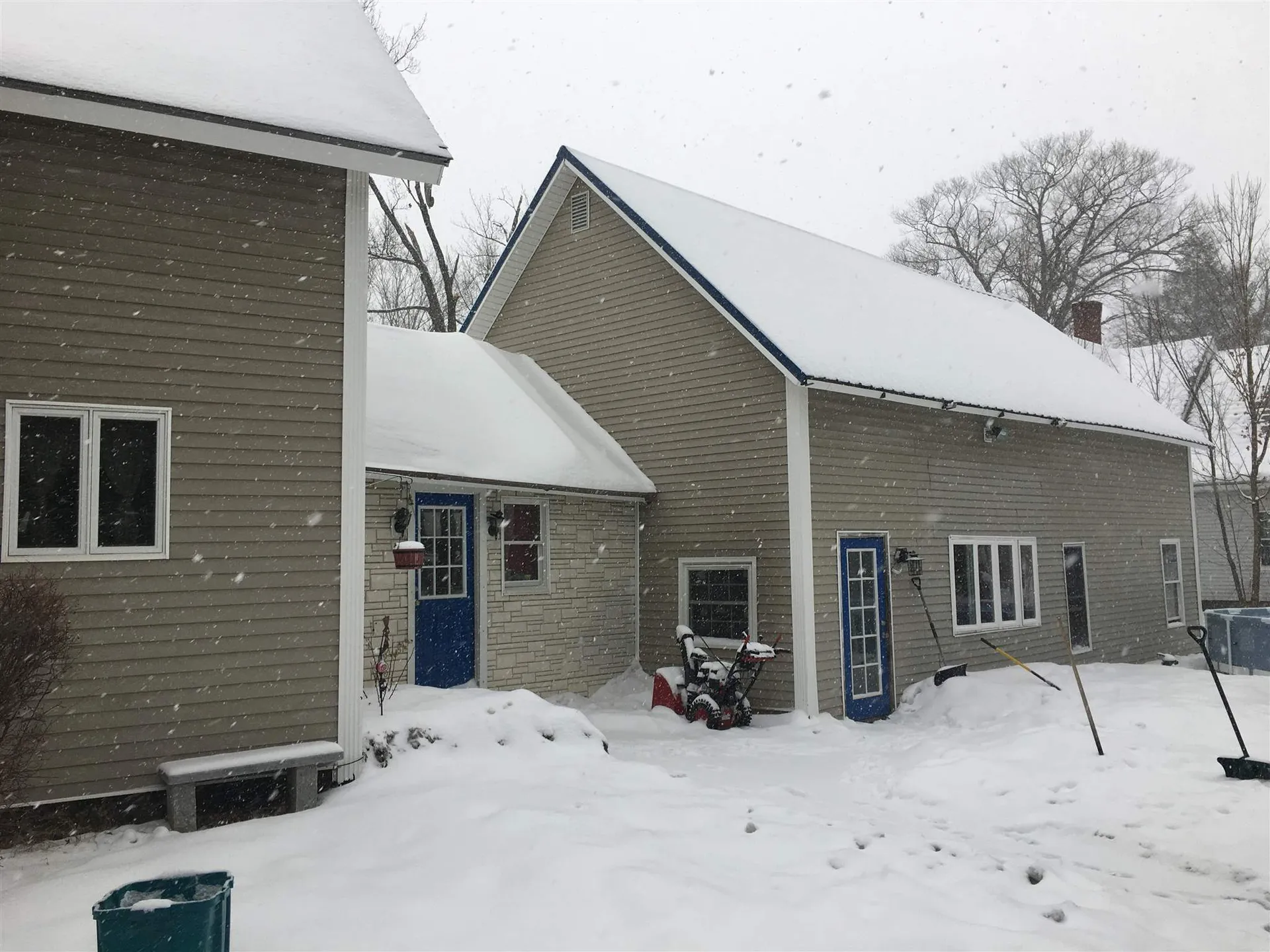 182 Pleasant Street Claremont NH 03743