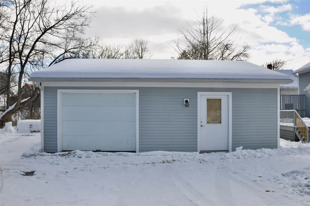 81 Court Street Middlebury VT 05753