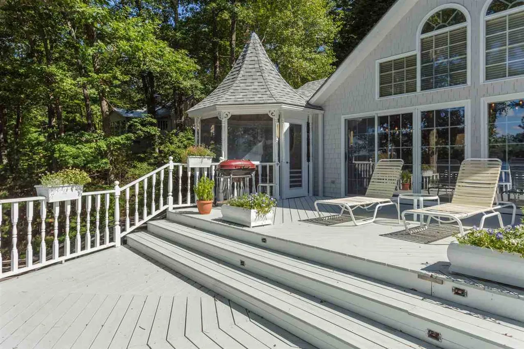 50 Winterhaven Road Wolfeboro NH 03894