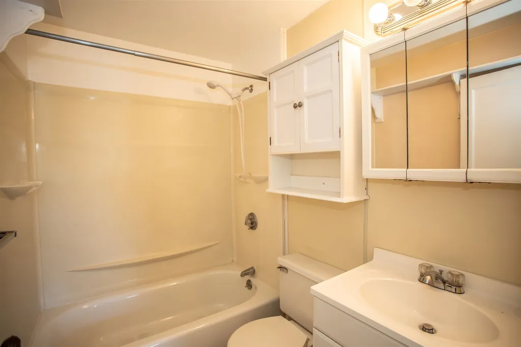 235 Cedar Street Manchester NH 03103