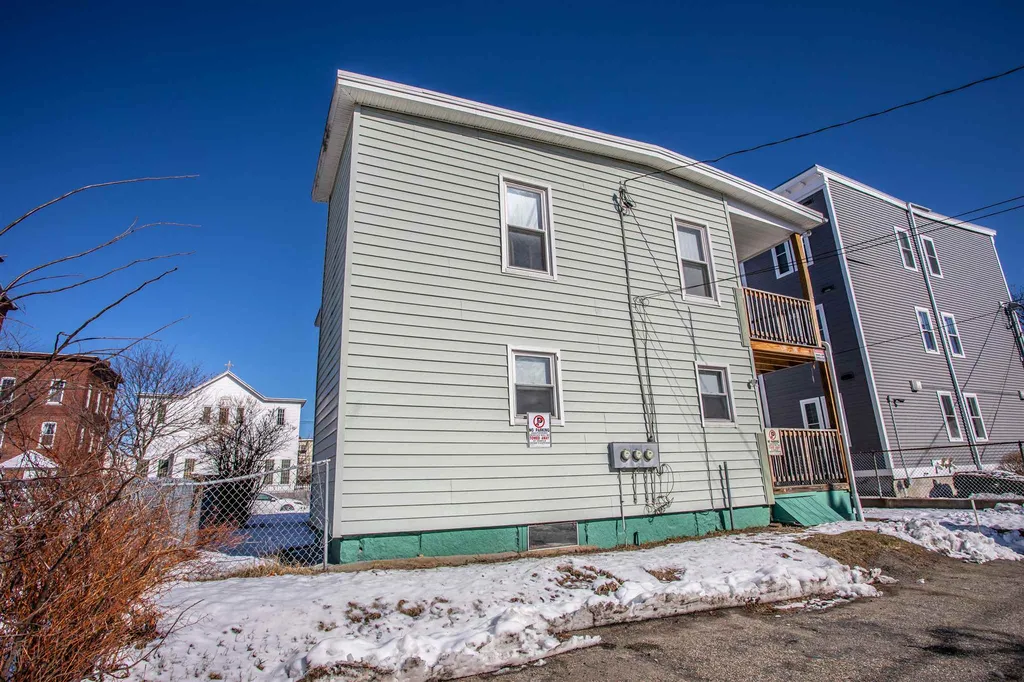 235 Cedar Street Manchester NH 03103