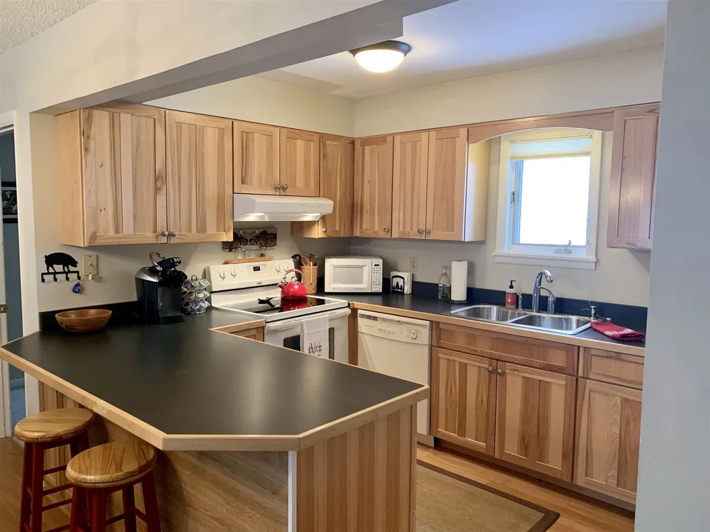 53 Lower Summit Road Warren VT 05674