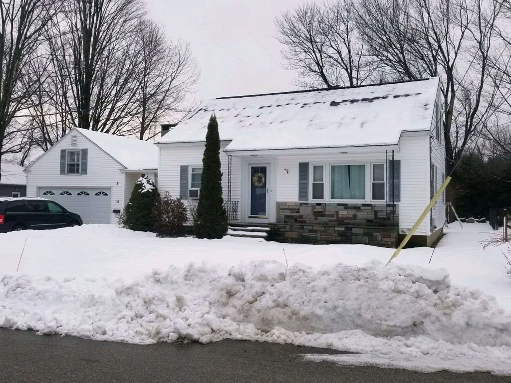 15 Nash Parkway Somersworth NH 03878
