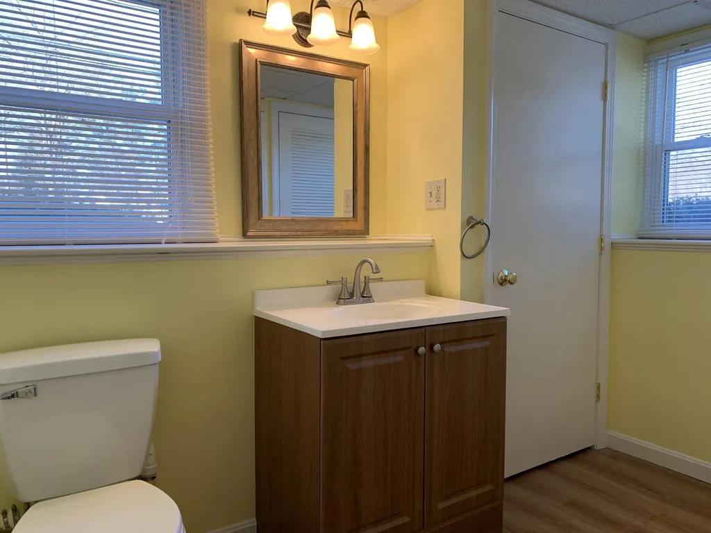 22 Edinburgh Drive Nashua NH 03062