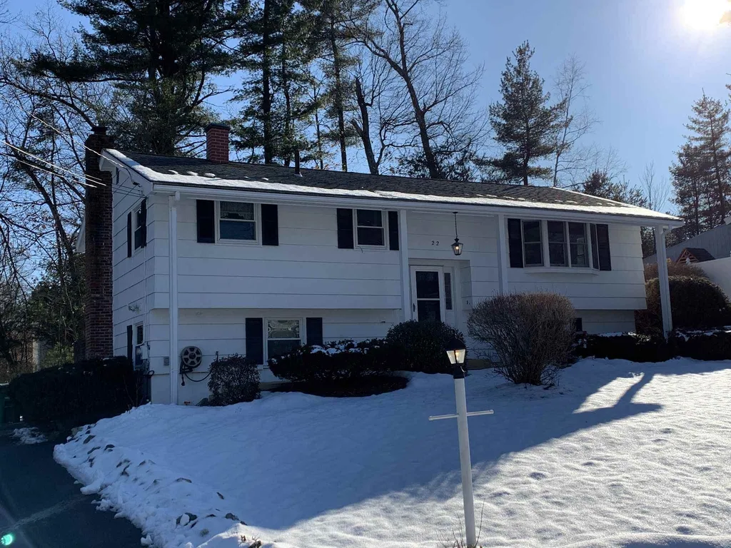 22 Edinburgh Drive Nashua NH 03062