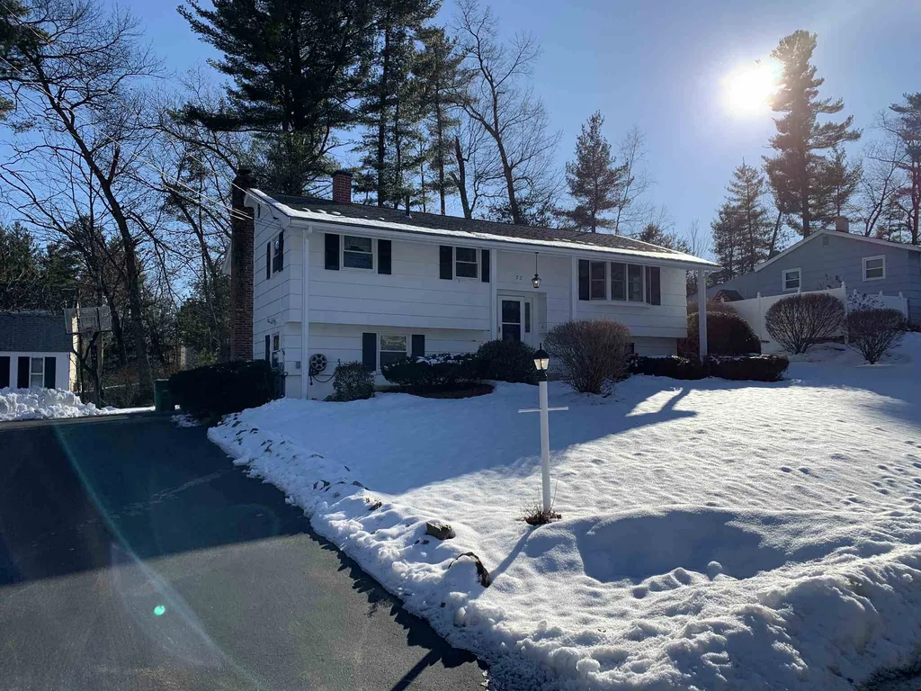 22 Edinburgh Drive Nashua NH 03062