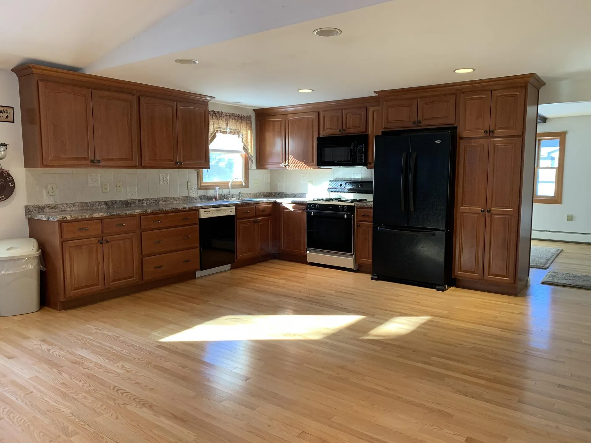 22 Edinburgh Drive Nashua NH 03062