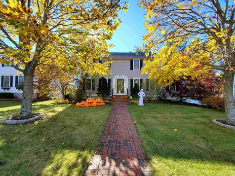 74 Rosecliff Lane Manchester NH 03109