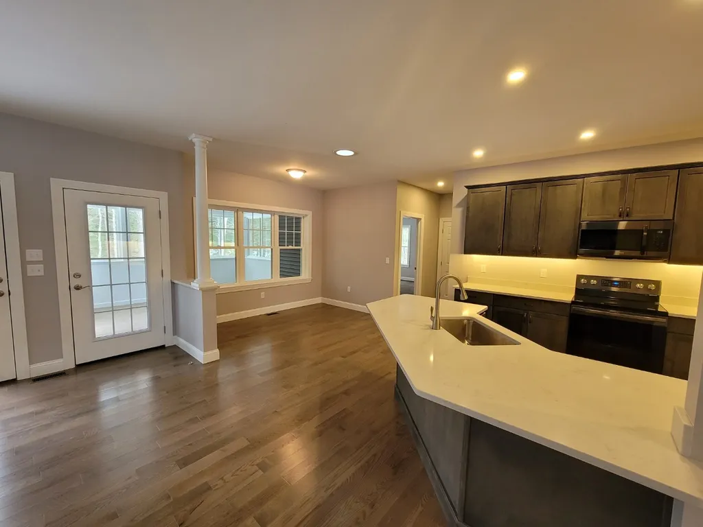 37 Madison Way Loudon NH 03307