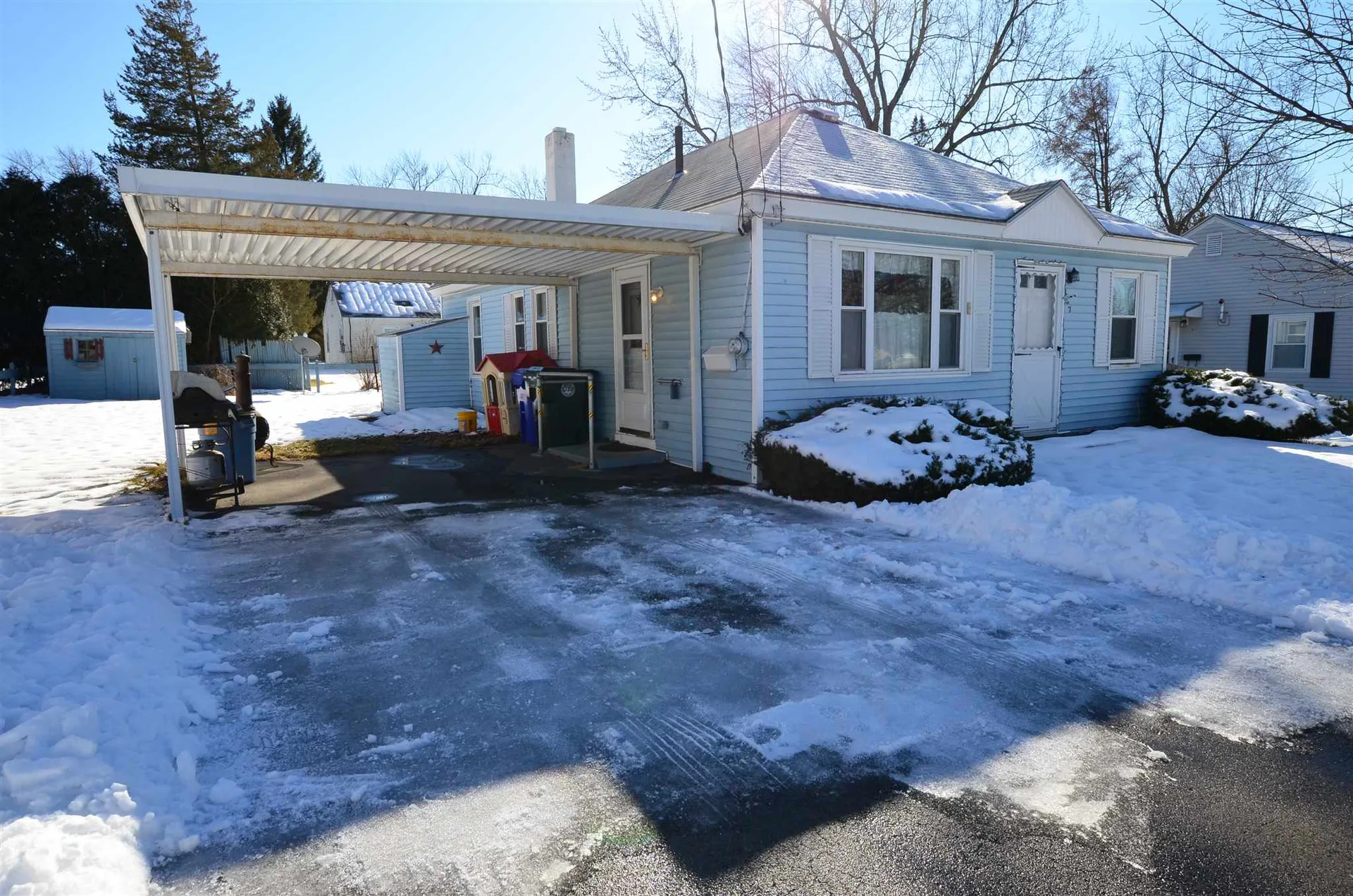 157 Norcross Street Manchester NH 03109-4233