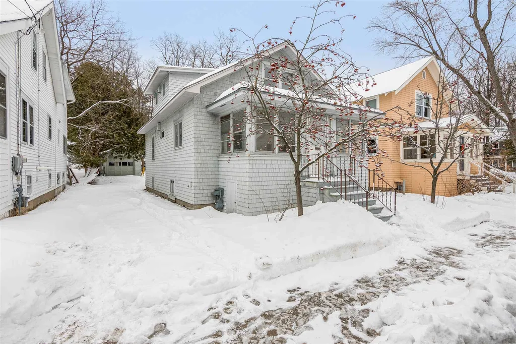 43 Adams Court Burlington VT 05401