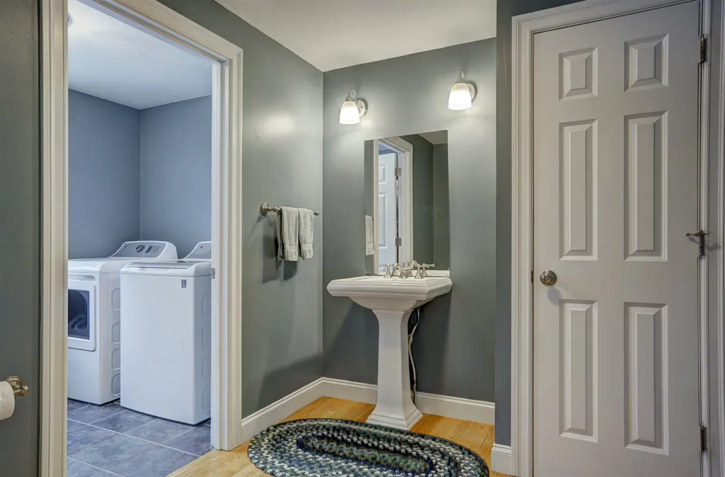 24 Liberty Lane Barrington NH 03825