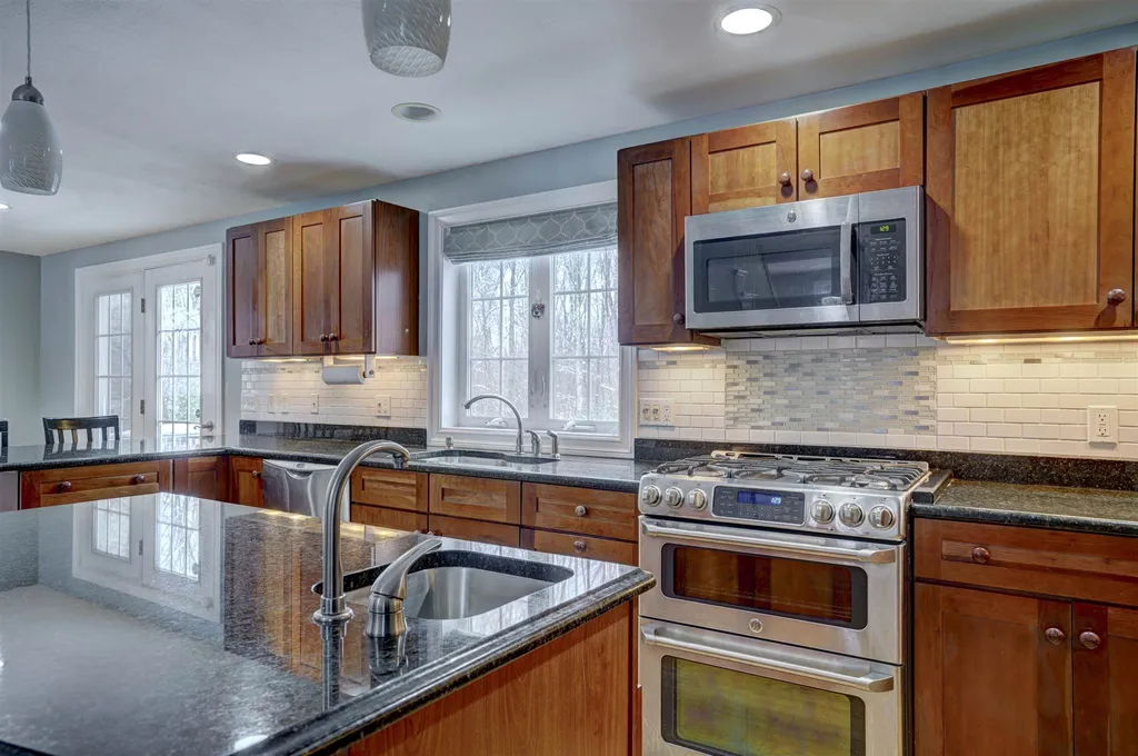 24 Liberty Lane Barrington NH 03825
