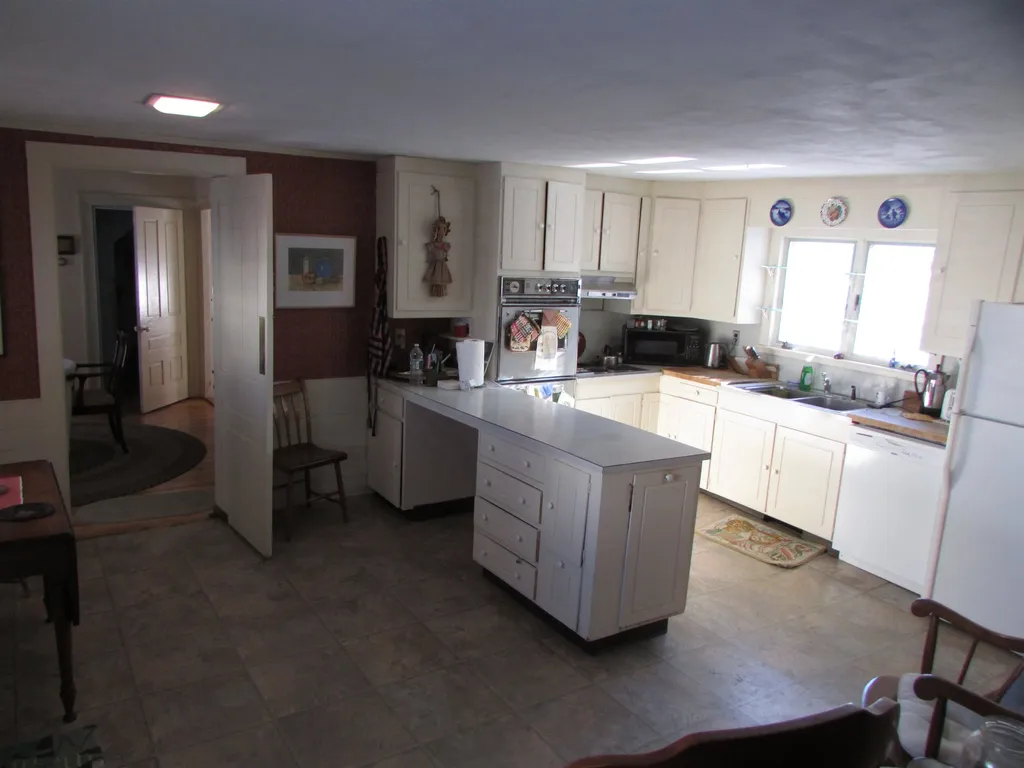 56 Breezy Avenue Greensboro VT 05841