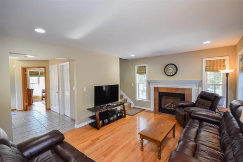 49 Olde Bridge Lane Epping NH 03042