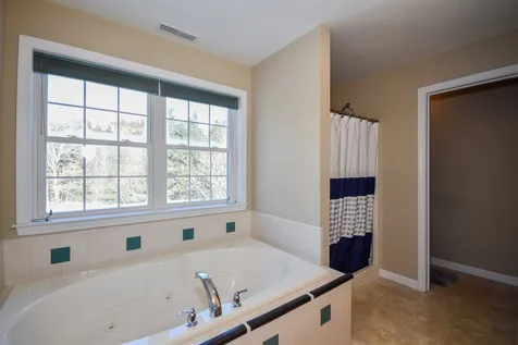 49 Olde Bridge Lane Epping NH 03042