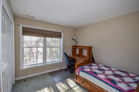 49 Olde Bridge Lane Epping NH 03042