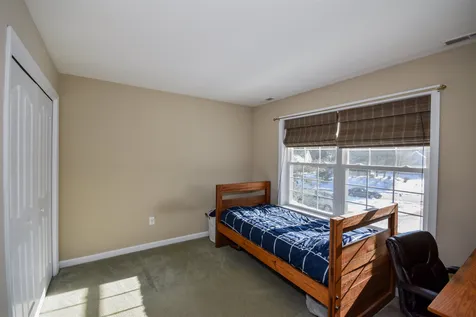 49 Olde Bridge Lane Epping NH 03042