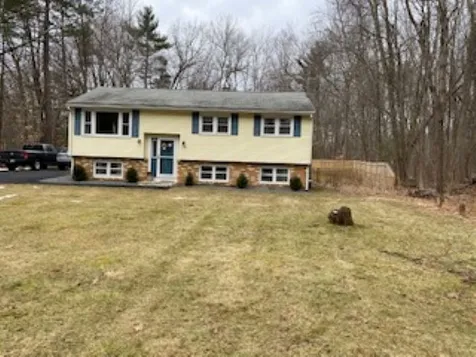 358 Sherburne Road Pelham NH 03076