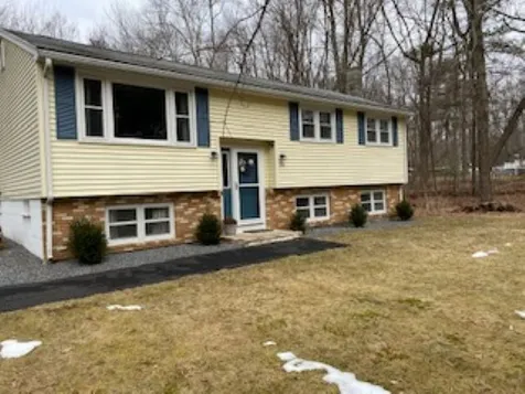 358 Sherburne Road Pelham NH 03076
