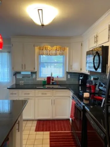 358 Sherburne Road Pelham NH 03076