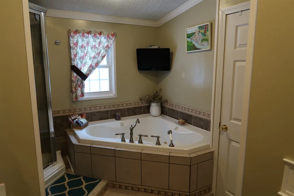 519 Greenfield Road Peterborough NH 03458