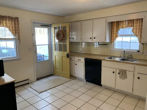 361 Whitney Avenue Manchester NH 03104