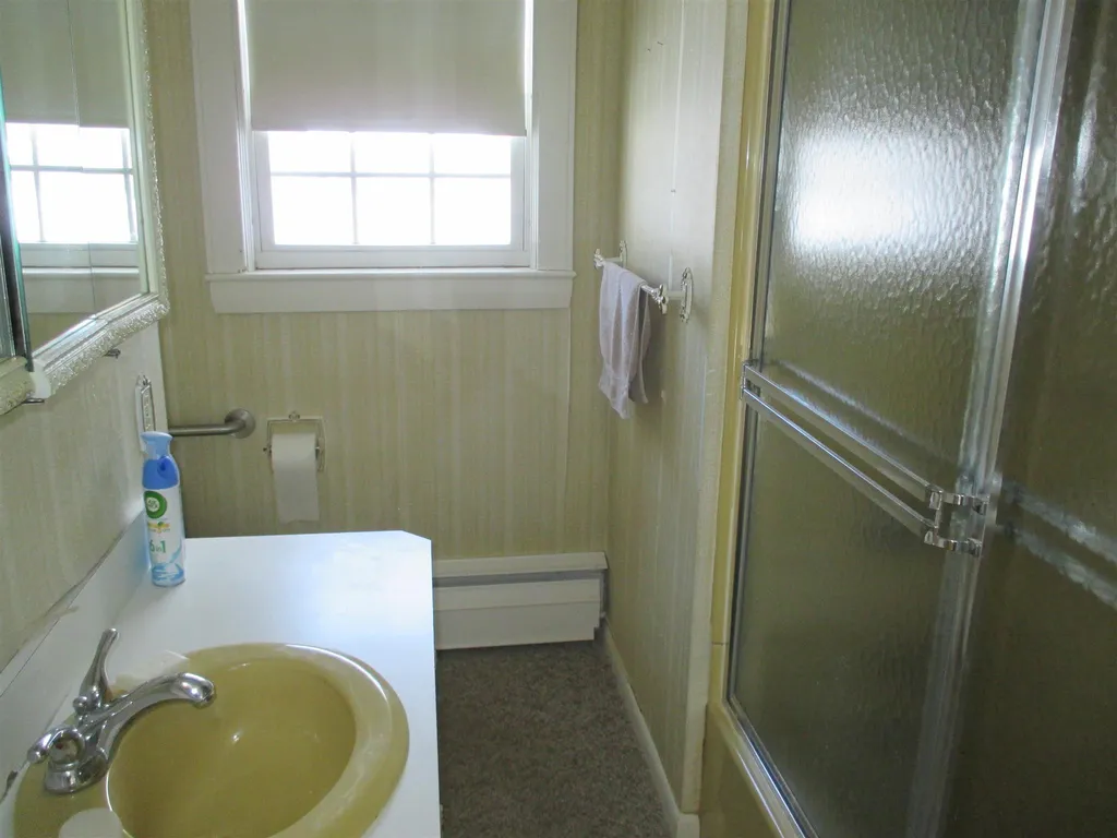40 Dewey Street Rochester NH 03867
