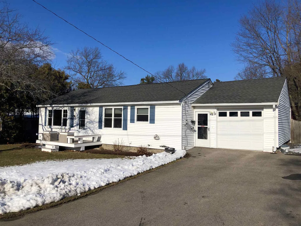8 Hayden Street Nashua NH 03060