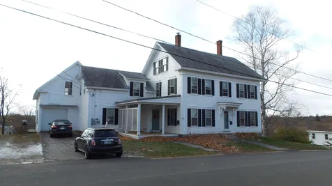 23 Manchester Street Pittsfield NH 03263