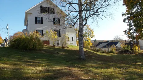 23 Manchester Street Pittsfield NH 03263