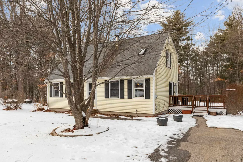 16 Ron Wyn Drive Somersworth NH 03878