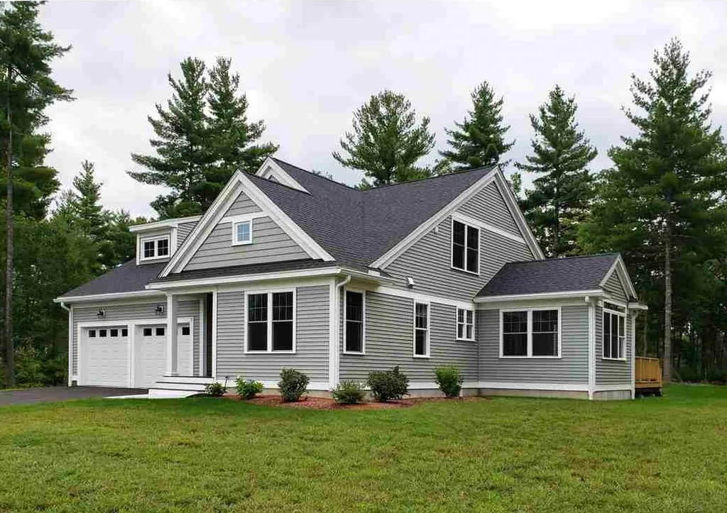 23 Weatherstone Road Litchfield NH 03052