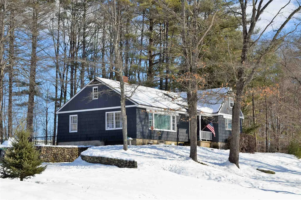 33 Freedom Drive Franklin NH 03235