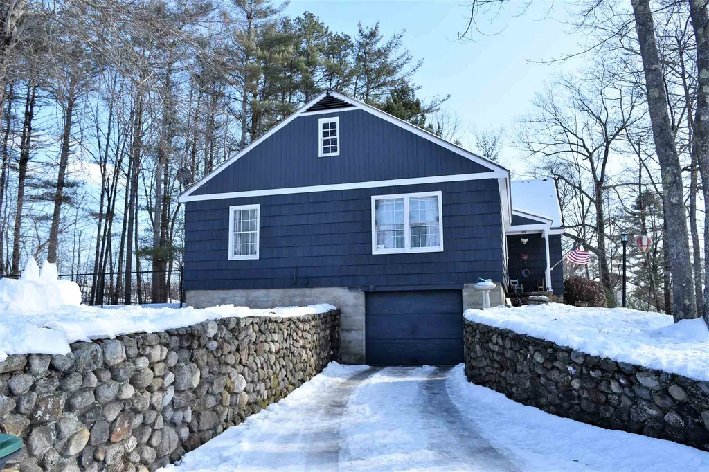 33 Freedom Drive Franklin NH 03235