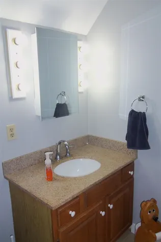 48 Belle Lane Lee NH 03861