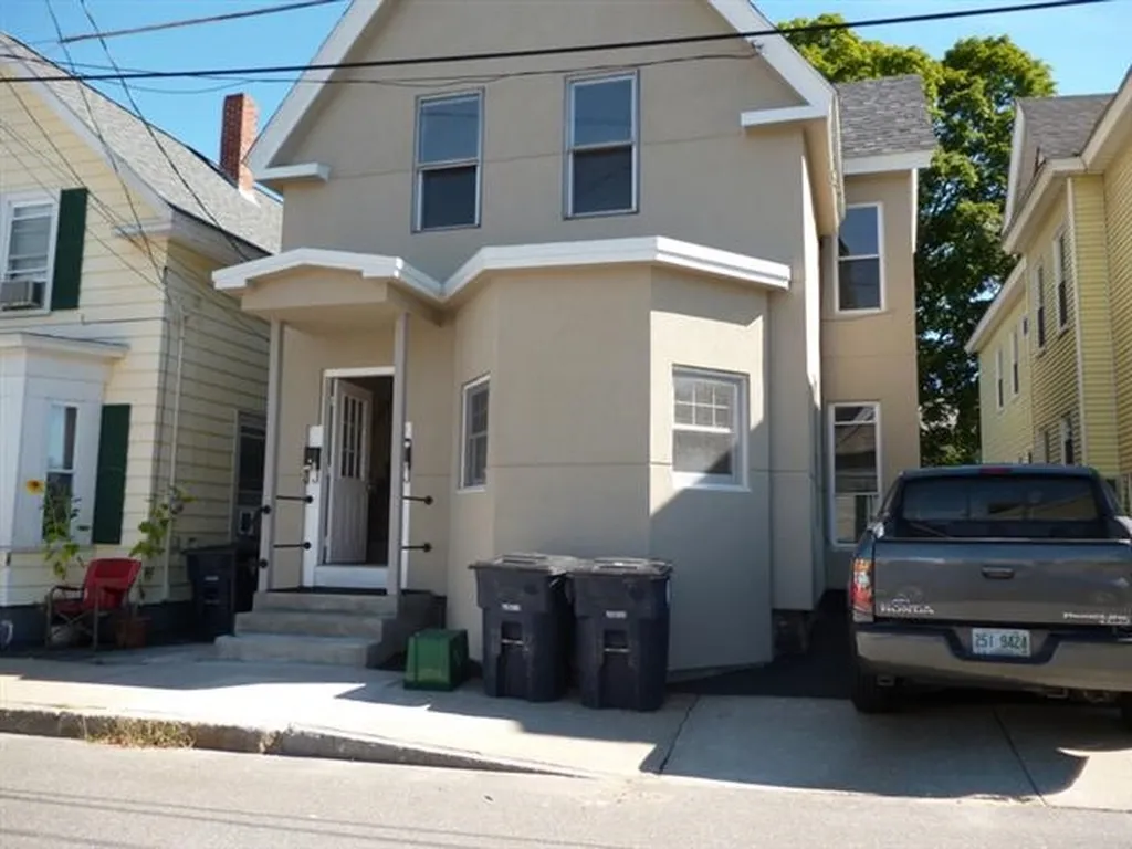4 Holmes Street Nashua NH 03060