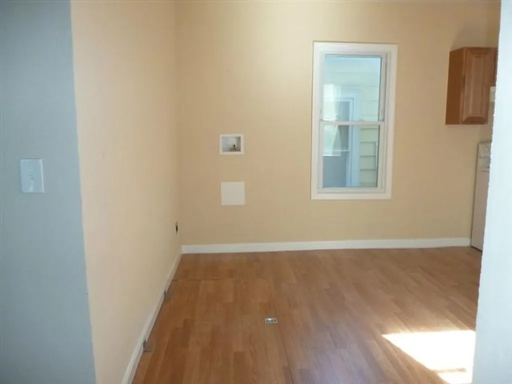 4 Holmes Street Nashua NH 03060