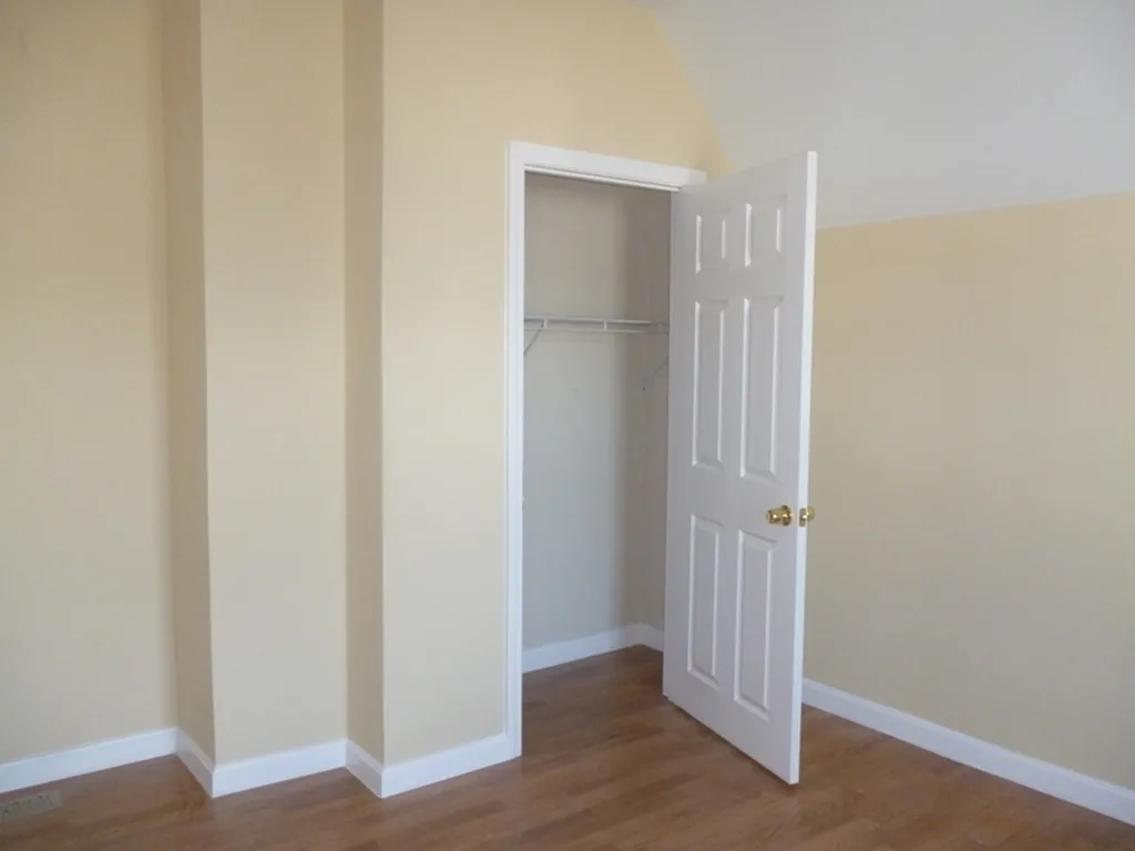 4 Holmes Street Nashua NH 03060