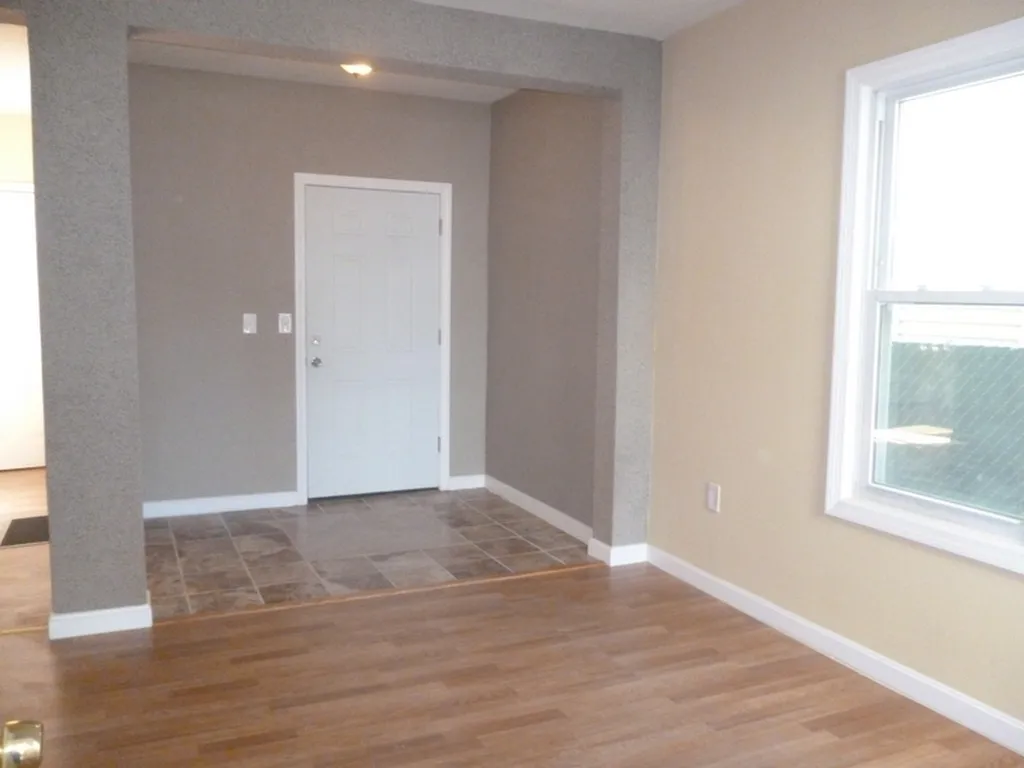 4 Holmes Street Nashua NH 03060