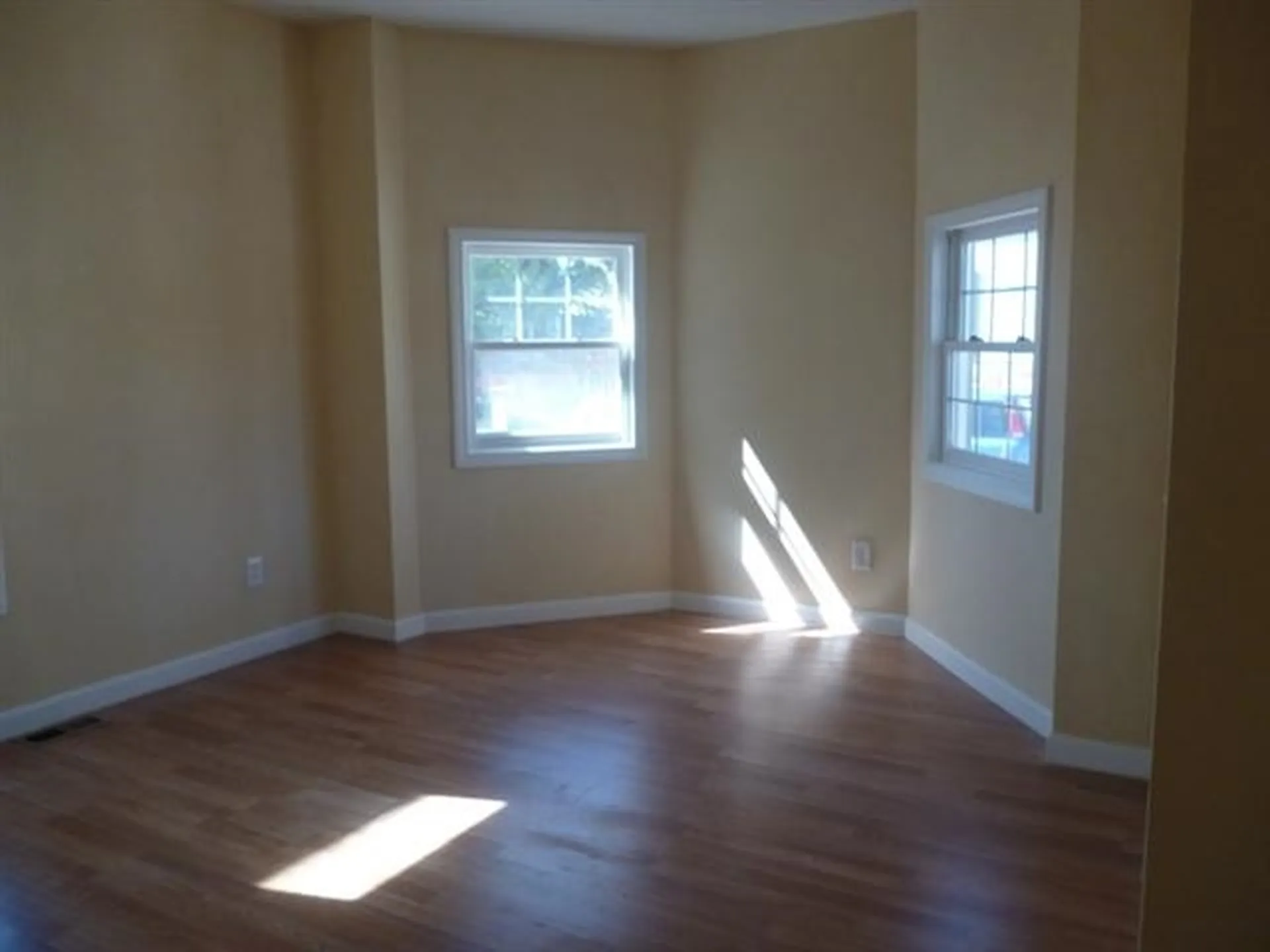 4 Holmes Street Nashua NH 03060