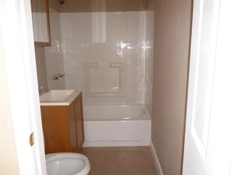 4 Holmes Street Nashua NH 03060